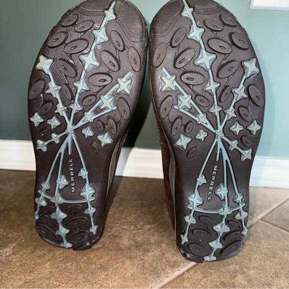 LIKE NEW - Merrell Yarra Snow Boots - Picture 2 of 11